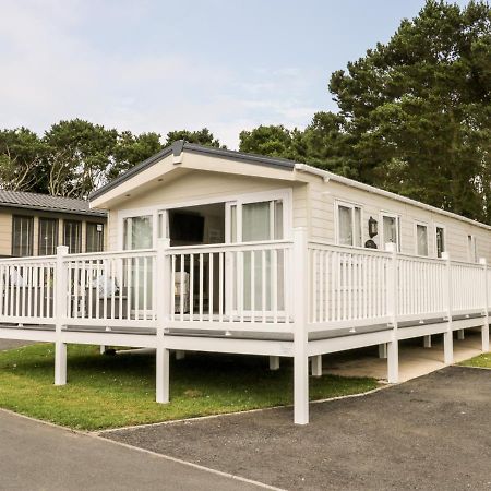The Rodley Pines Villa Scarborough Exterior photo
